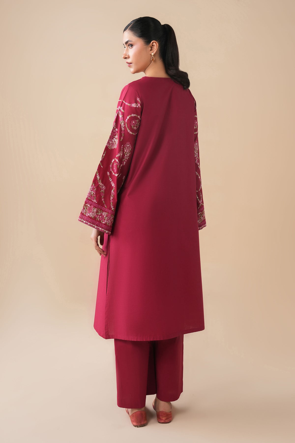 FINER CAMBRIC | EMBROIDERED