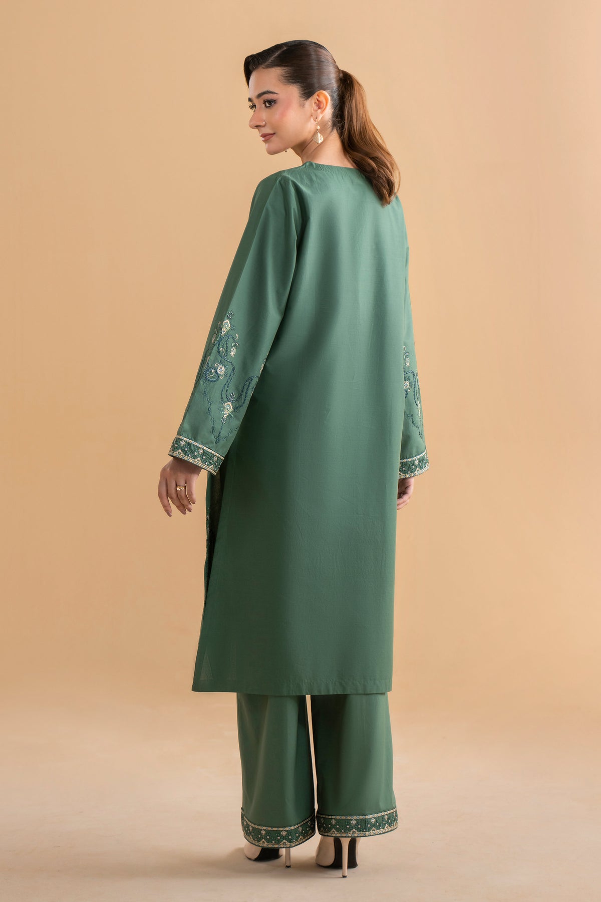 FINER CAMBRIC | EMBROIDERED
