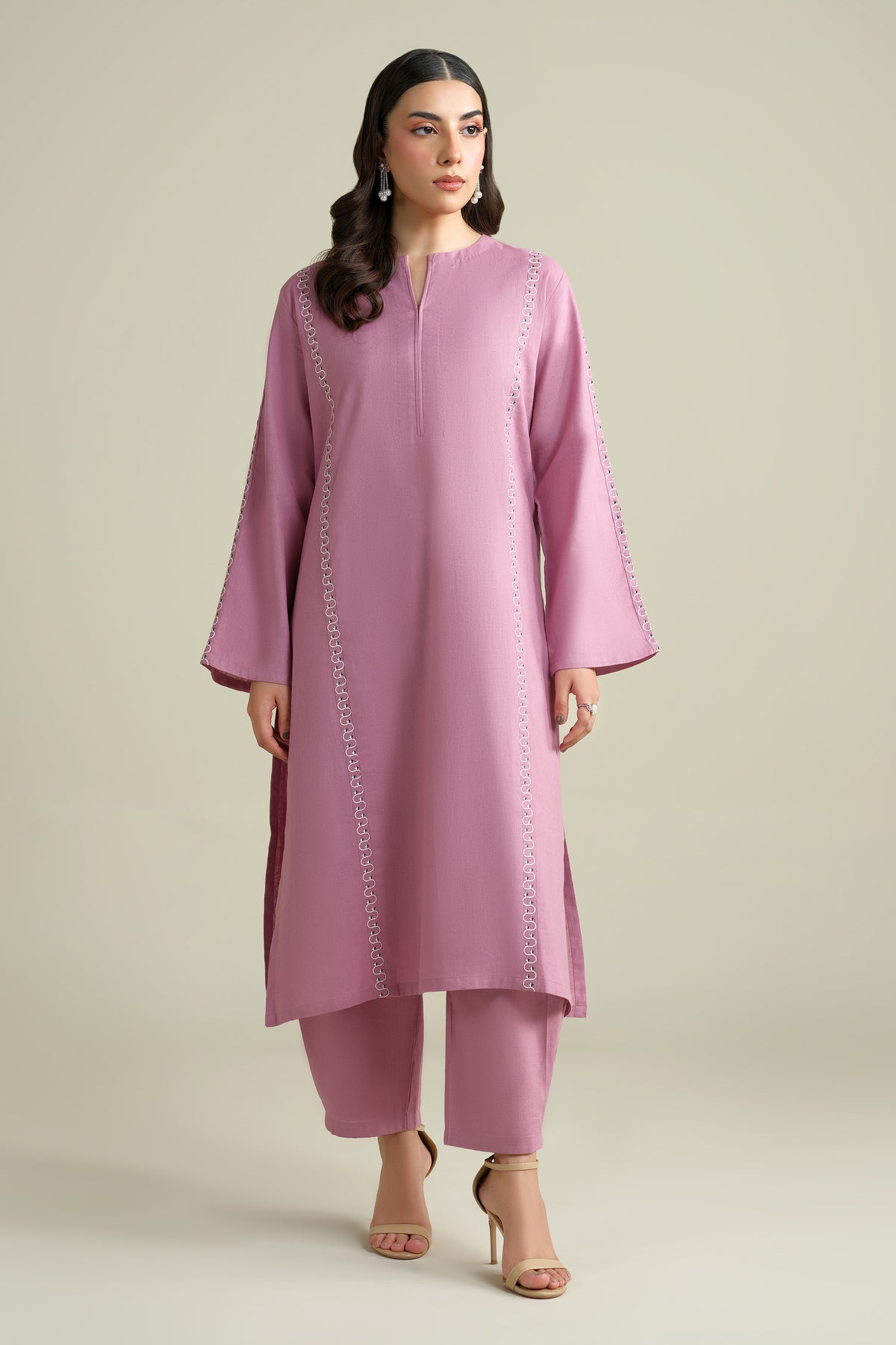 LINEN | EMBROIDERED