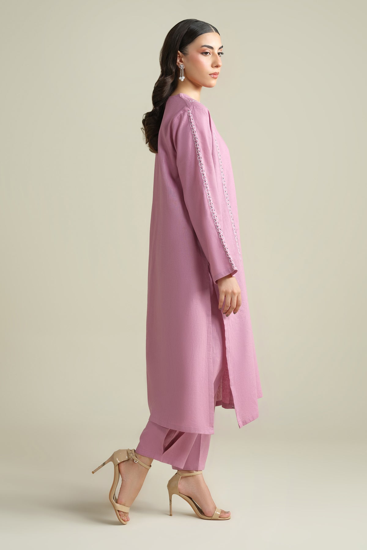 LINEN | EMBROIDERED
