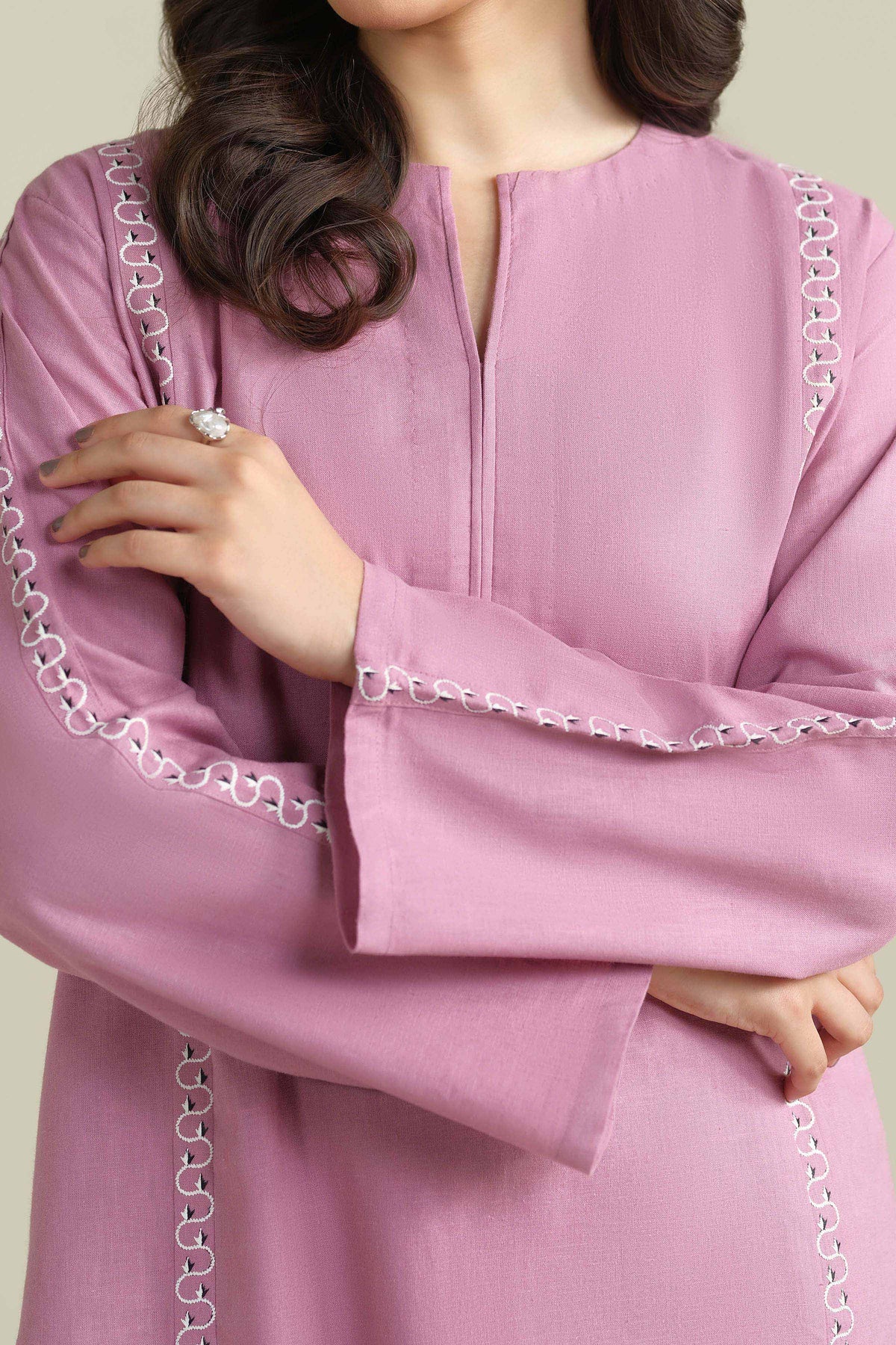 LINEN | EMBROIDERED
