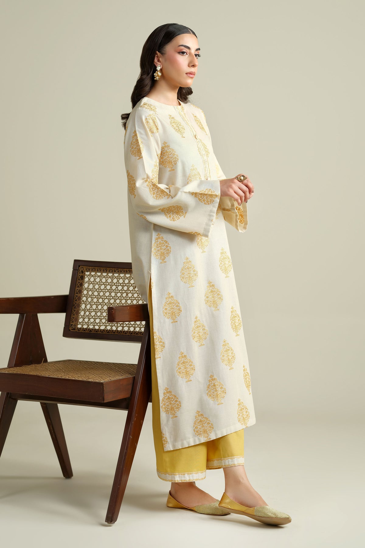KHADDAR | EMBROIDERED