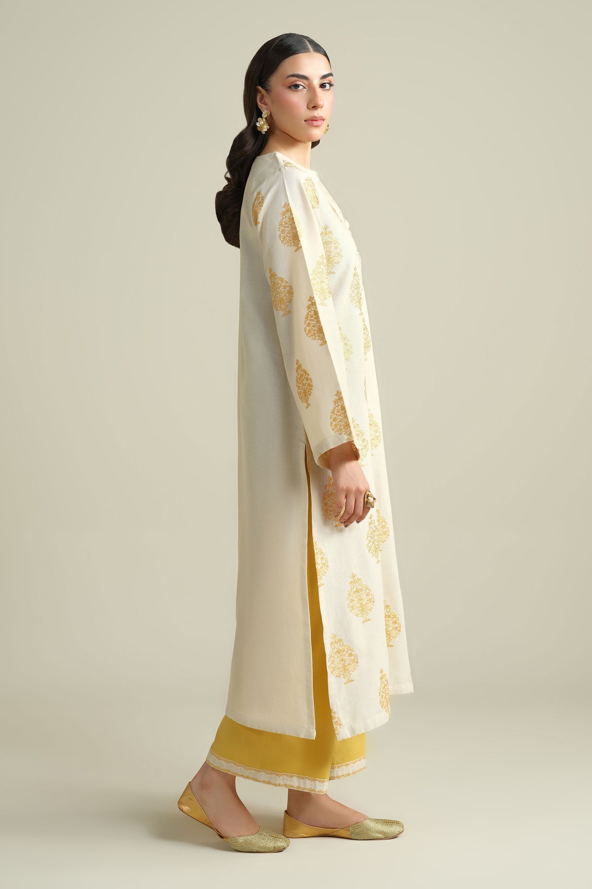 KHADDAR | EMBROIDERED