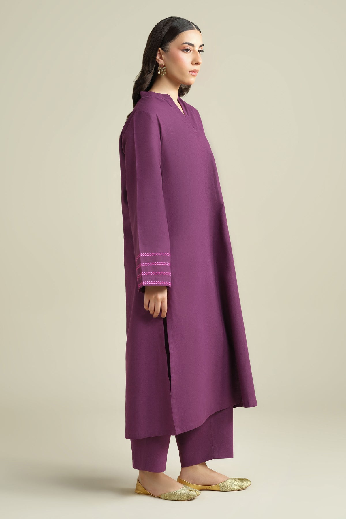 LINEN | EMBROIDERED