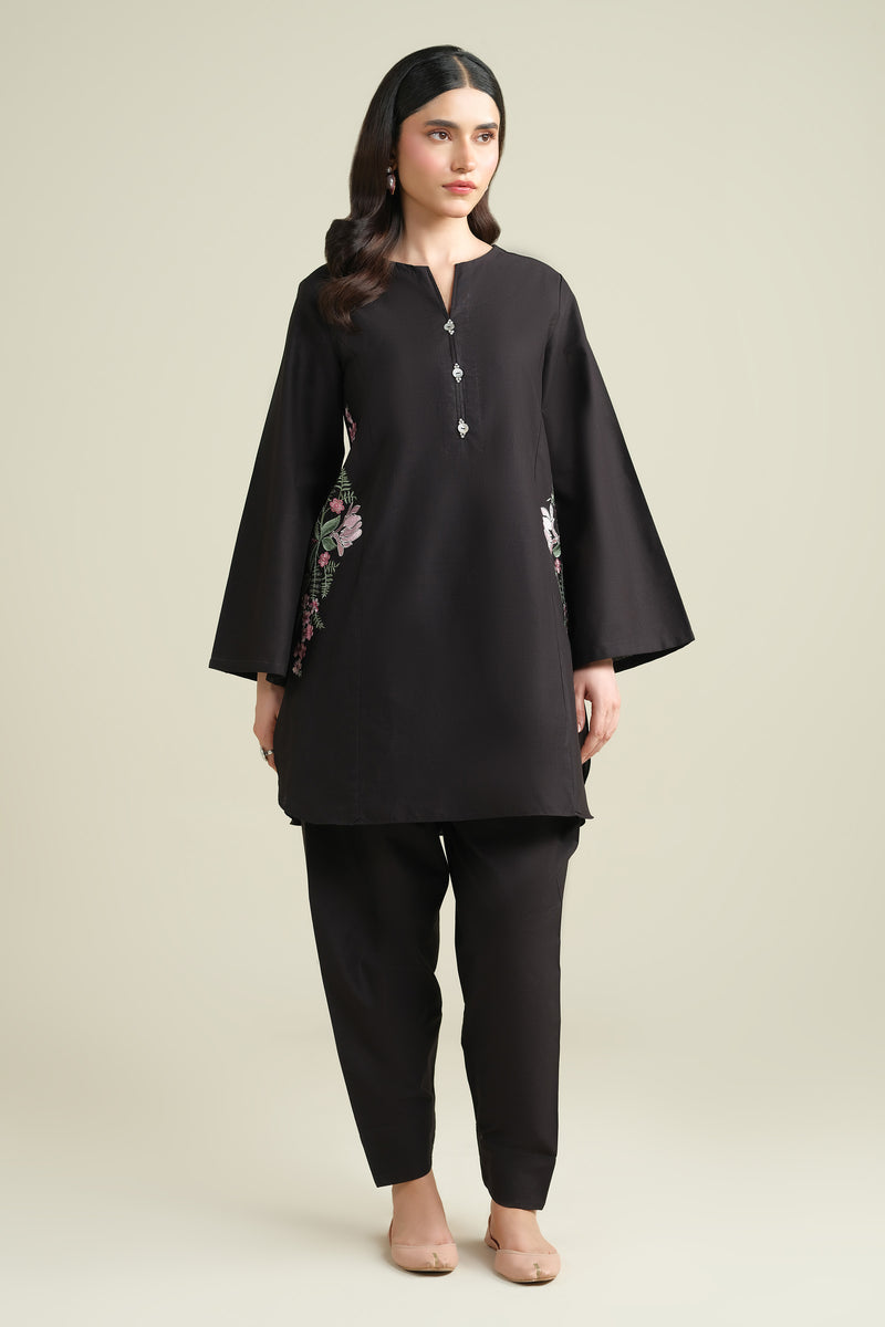 CROSS HATCH | EMBROIDERED