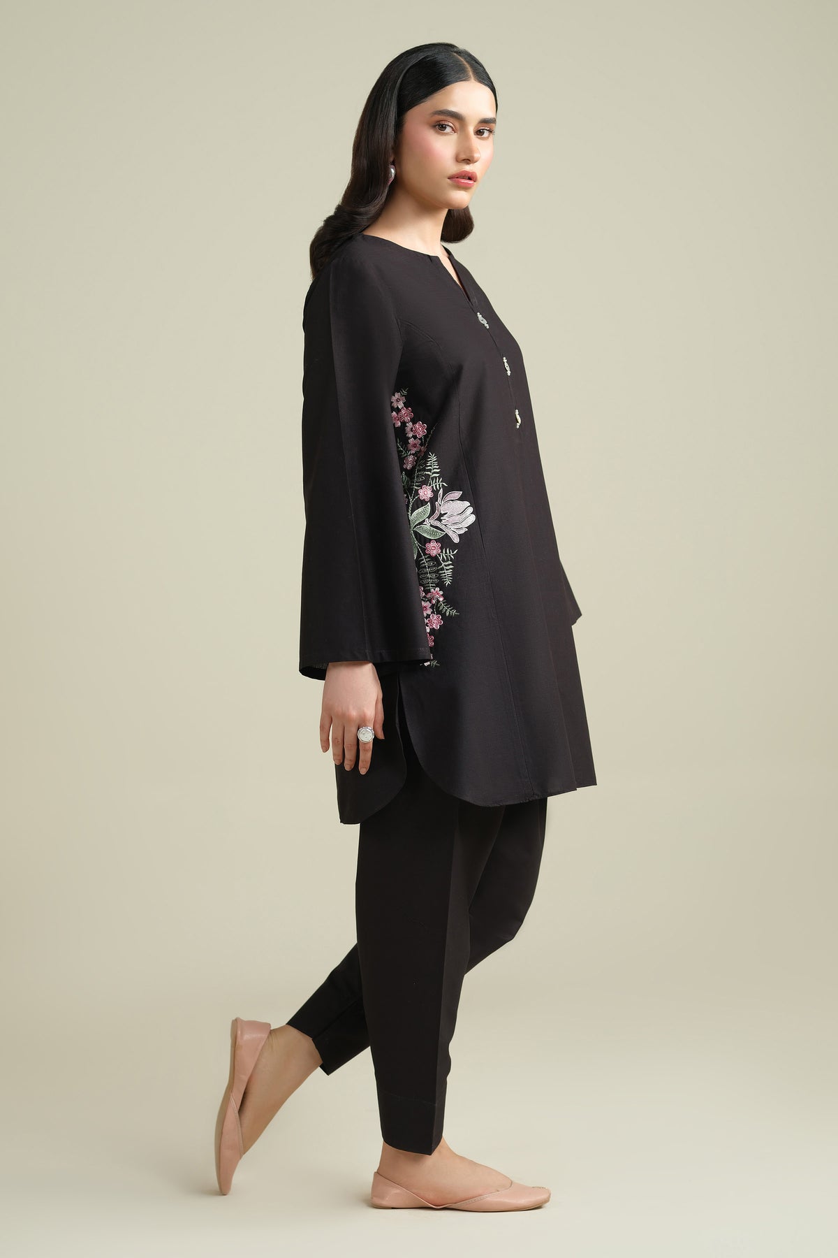 CROSS HATCH | EMBROIDERED