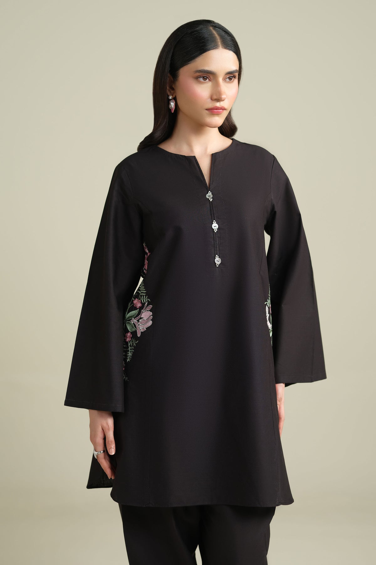 CROSS HATCH | EMBROIDERED