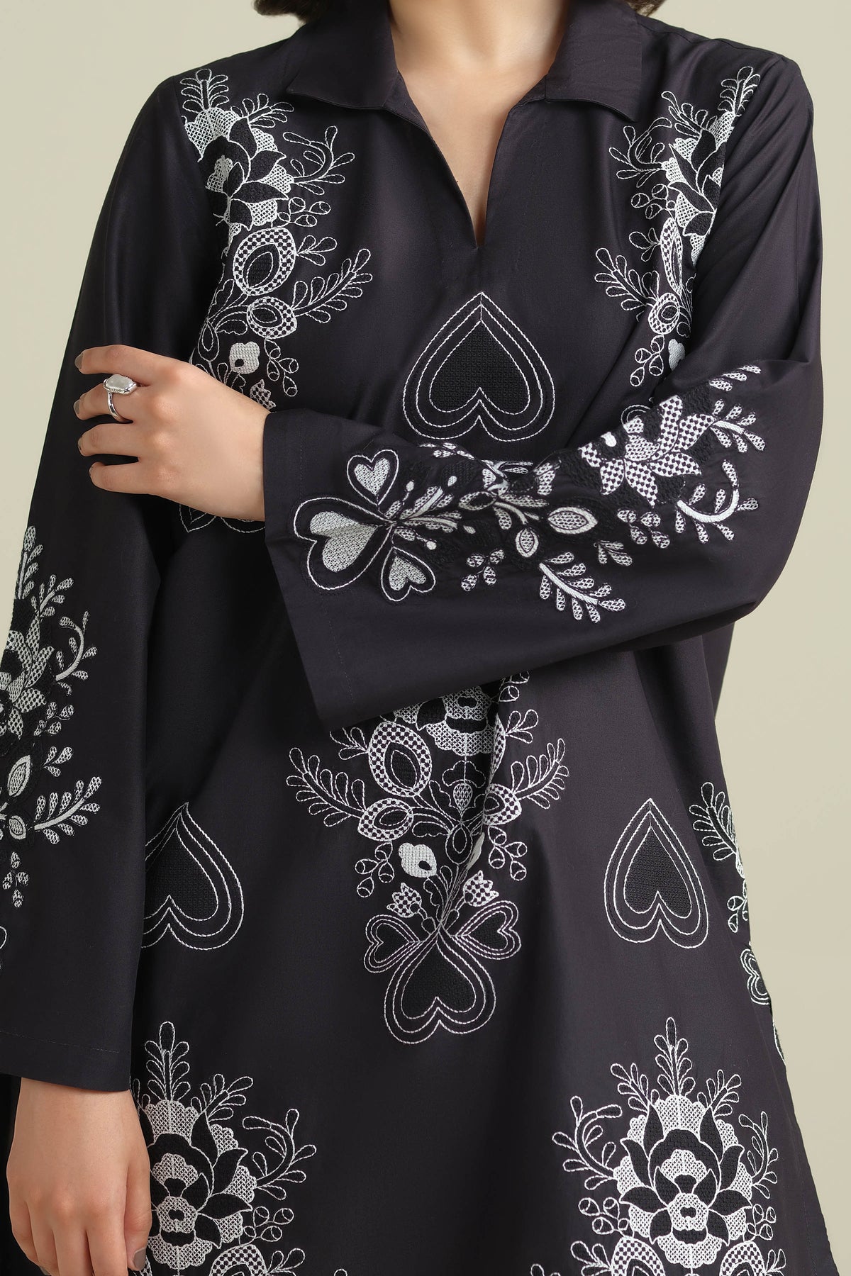 FINER CAMBRIC | EMBROIDERED