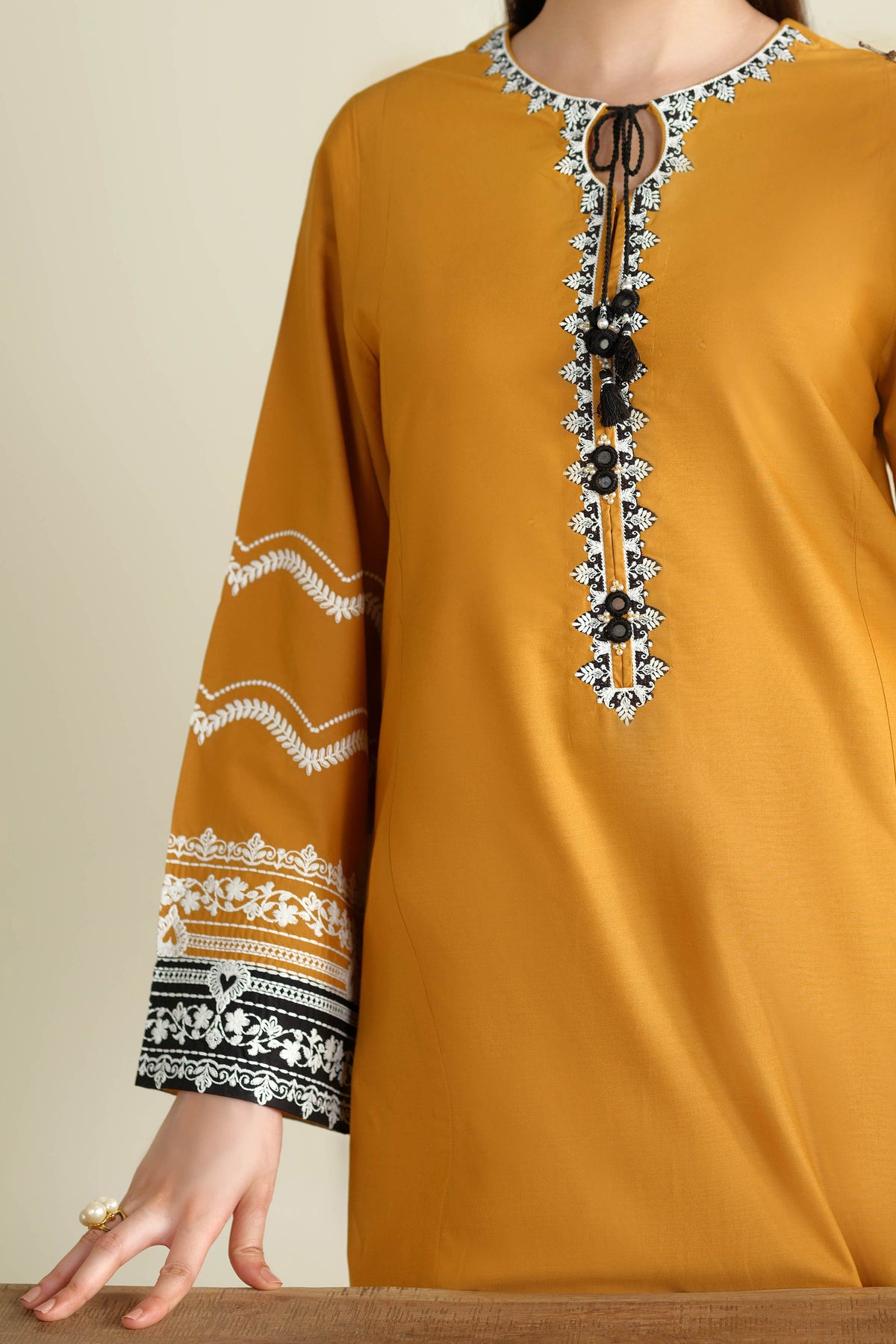 VISCOSE CAMBRIC | EMBROIDERED