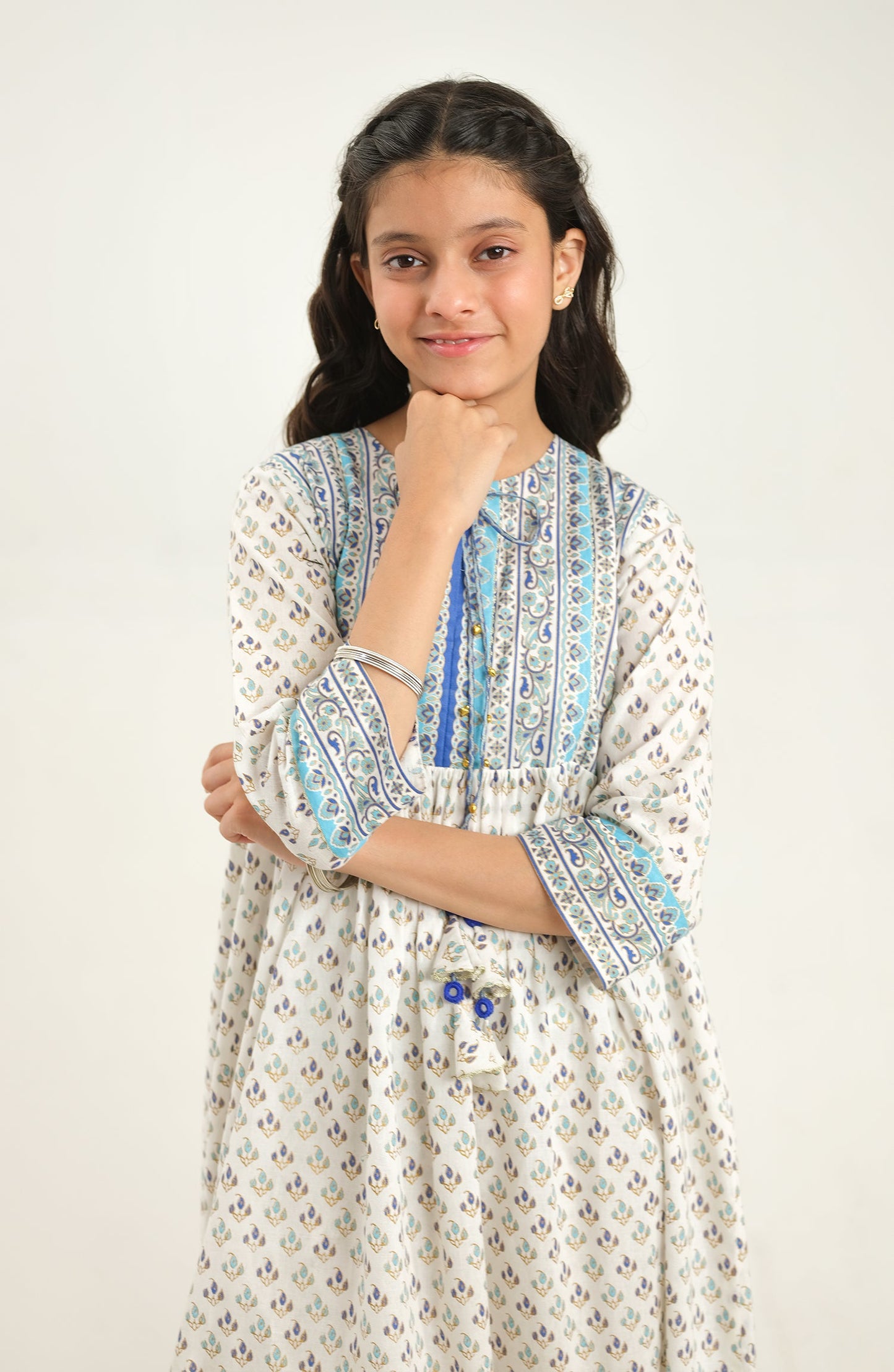 Girl Noor Bano 2 Piece Suit