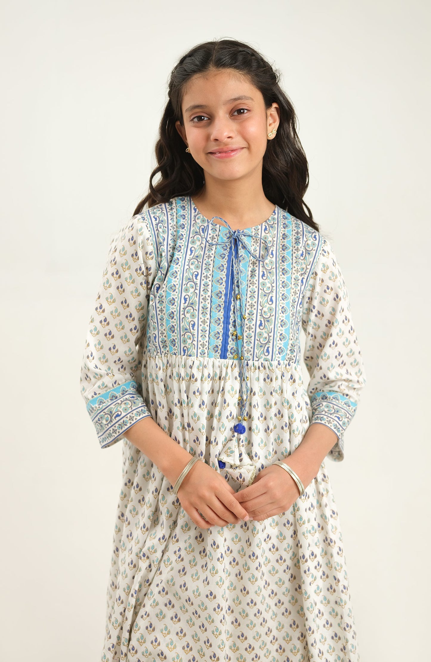 Girl Noor Bano 2 Piece Suit