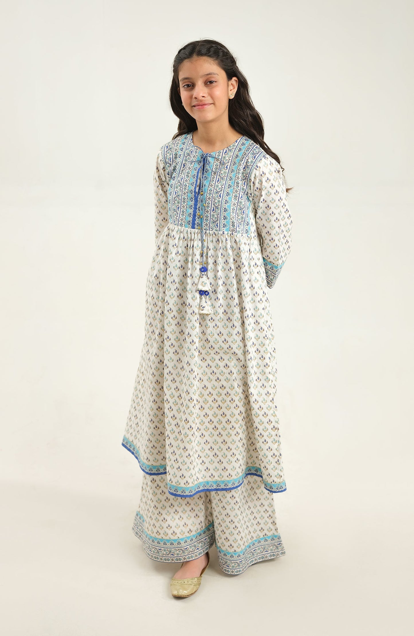 Girl Noor Bano 2 Piece Suit