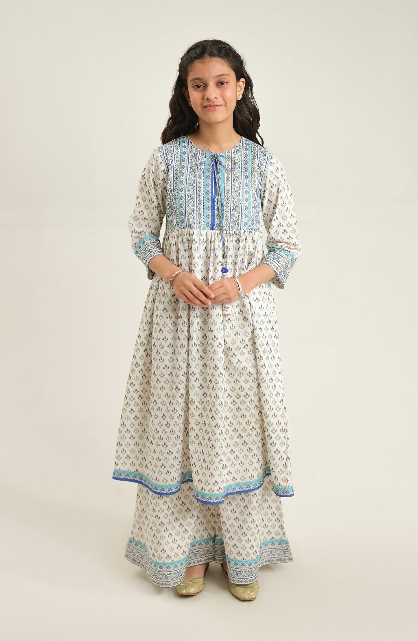 Girl Noor Bano 2 Piece Suit