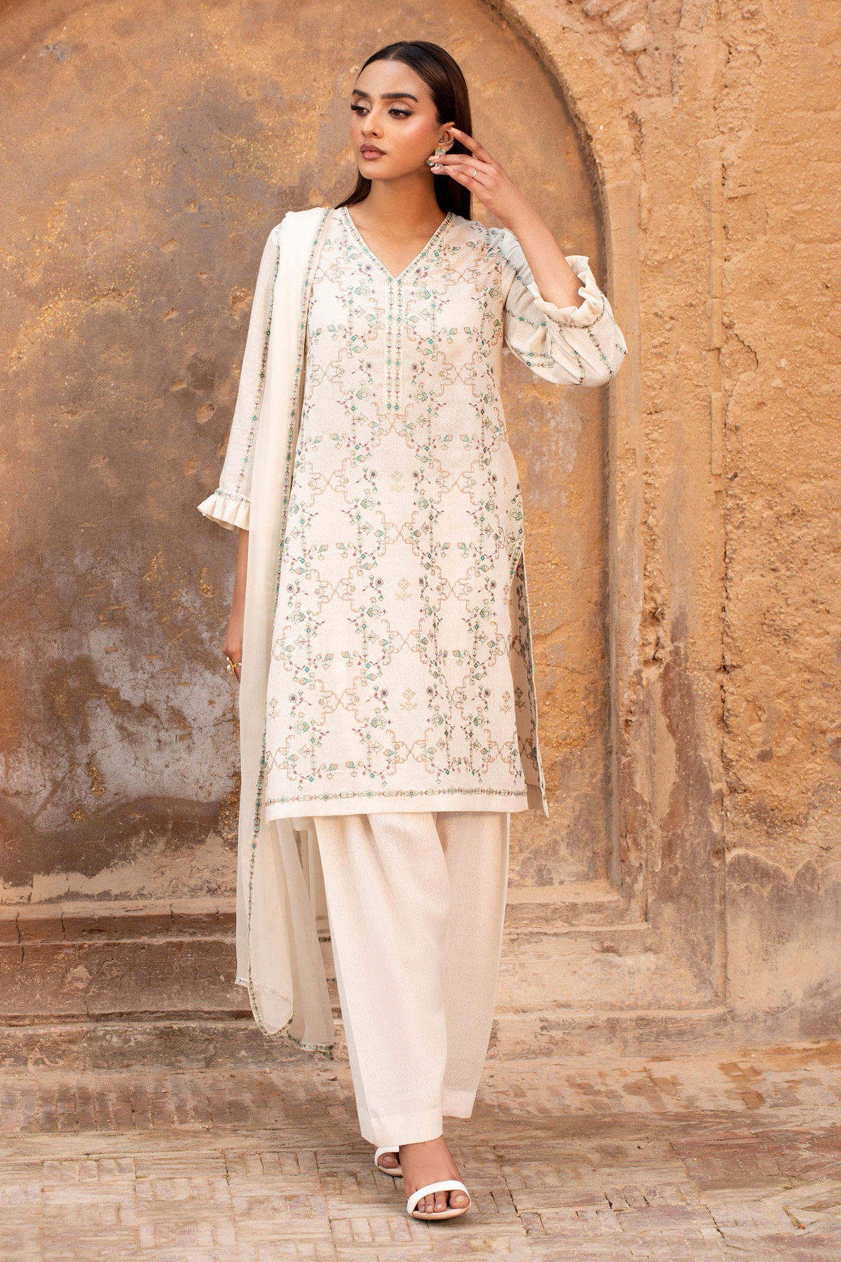 LAWN KARANDI | EMBROIDERED