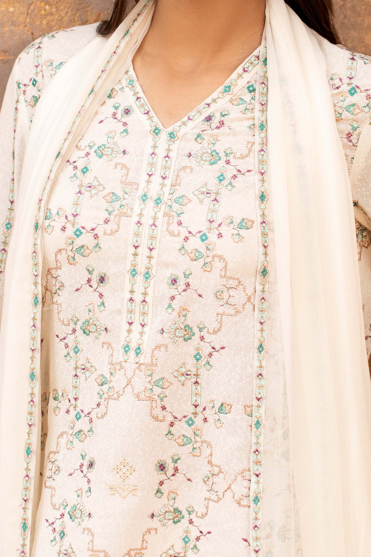 LAWN KARANDI | EMBROIDERED