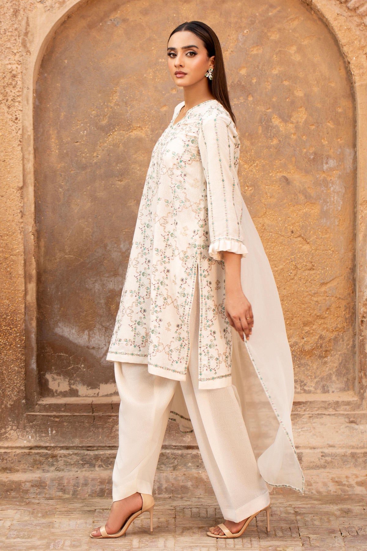 LAWN KARANDI | EMBROIDERED