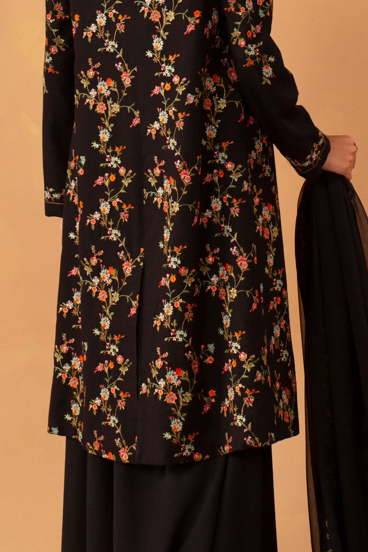 LAWN KARANDI | EMBROIDERED