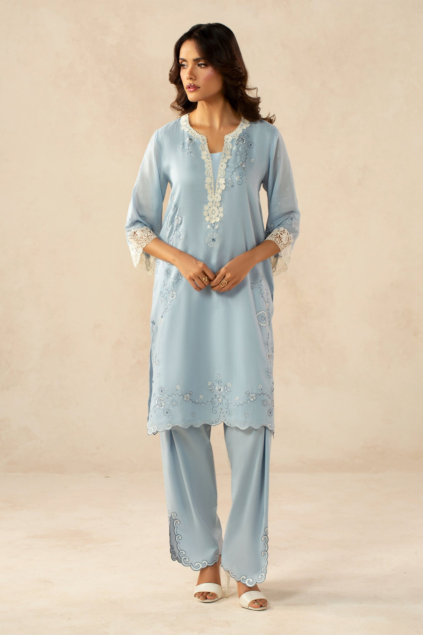 DHAKA MALMAL | EMBROIDERED