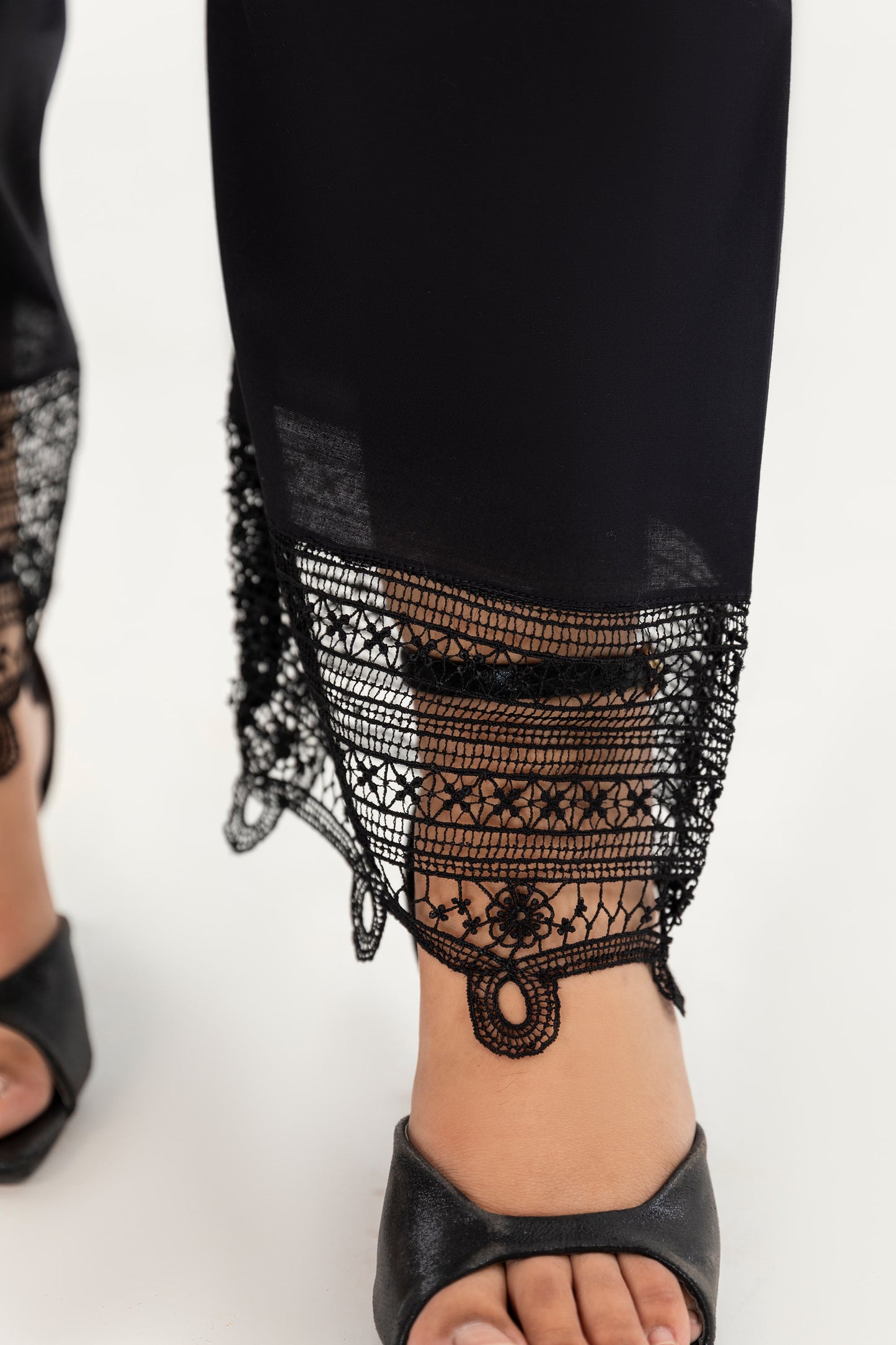 CAMBRIC | EMBROIDERED