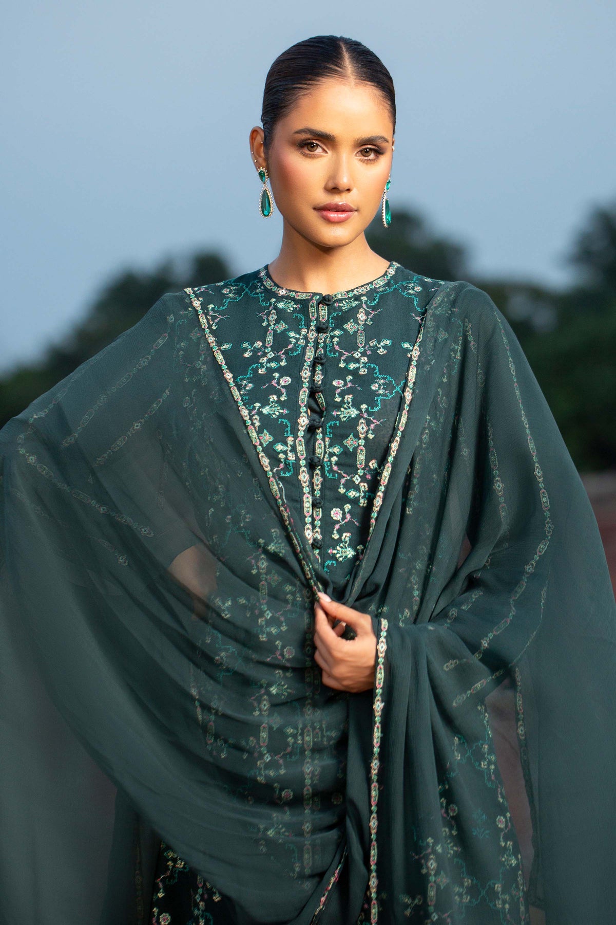 LAWN KARANDI | EMBROIDERED