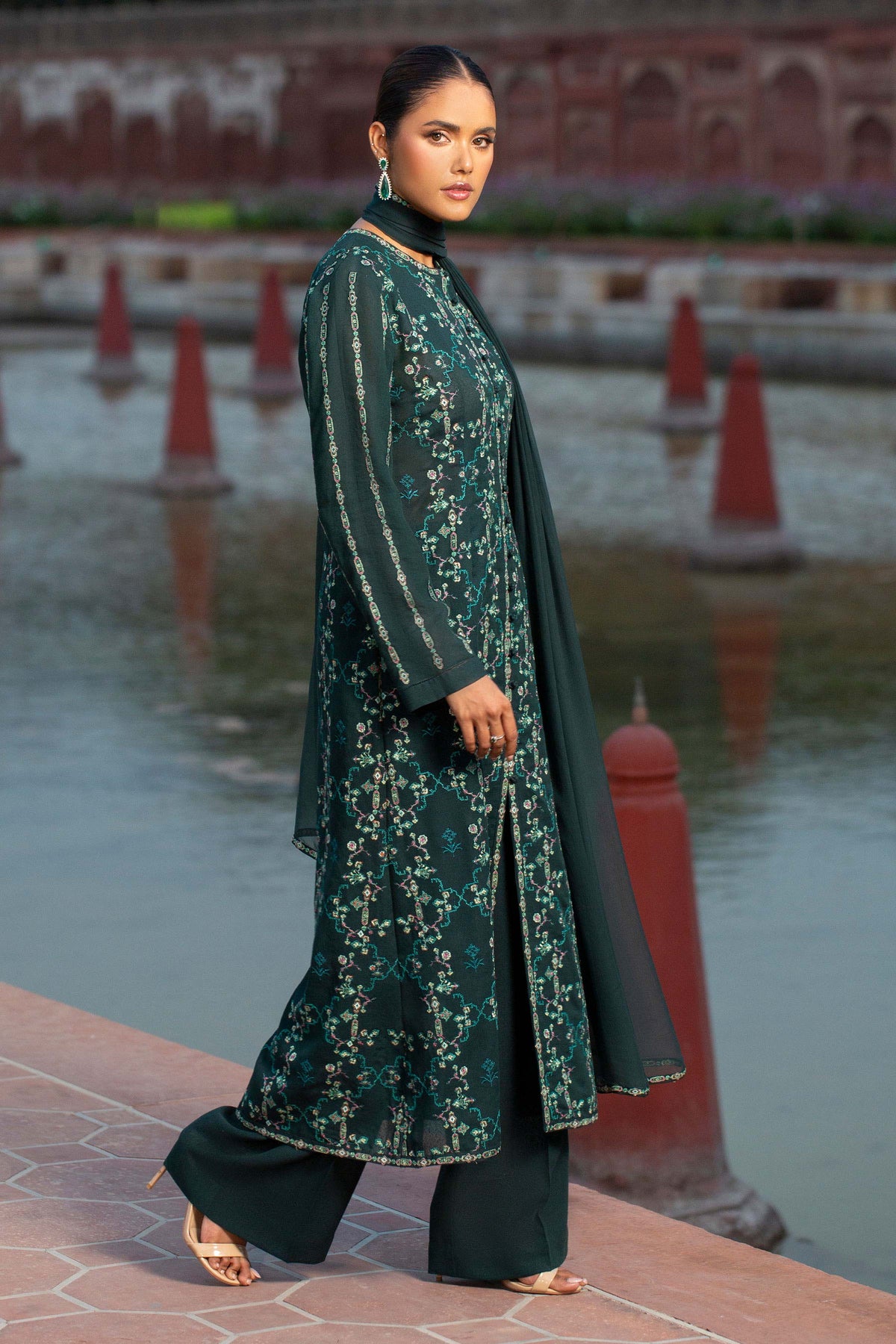 LAWN KARANDI | EMBROIDERED