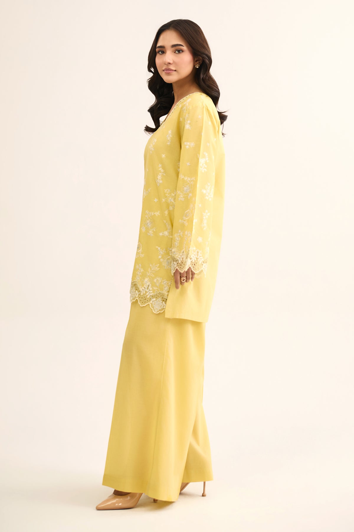 LAWN  |  EMBROIDERED - Shop Now at Kayseria