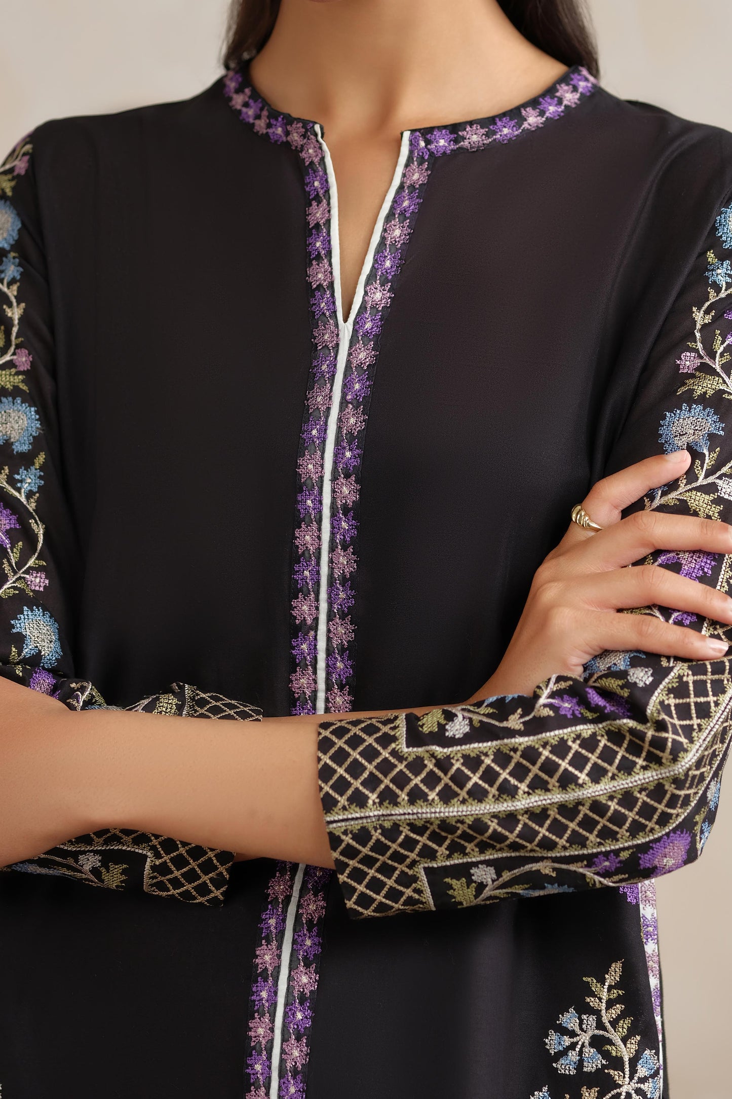 LAWN | EMBROIDERED