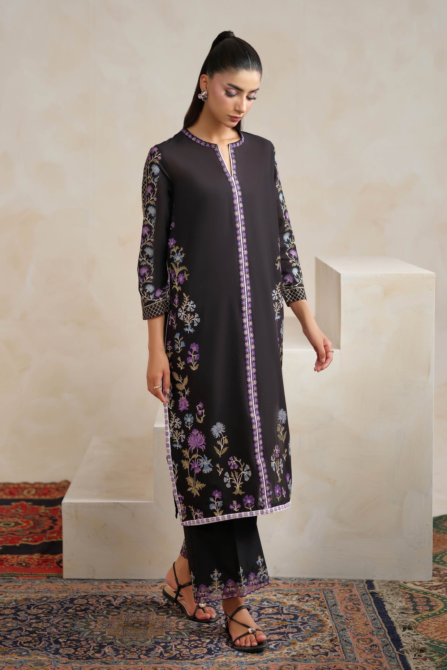 LAWN | EMBROIDERED