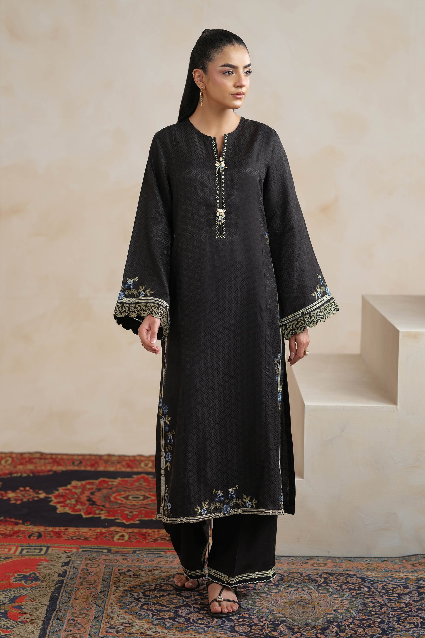 JACQUARD | EMBROIDERED