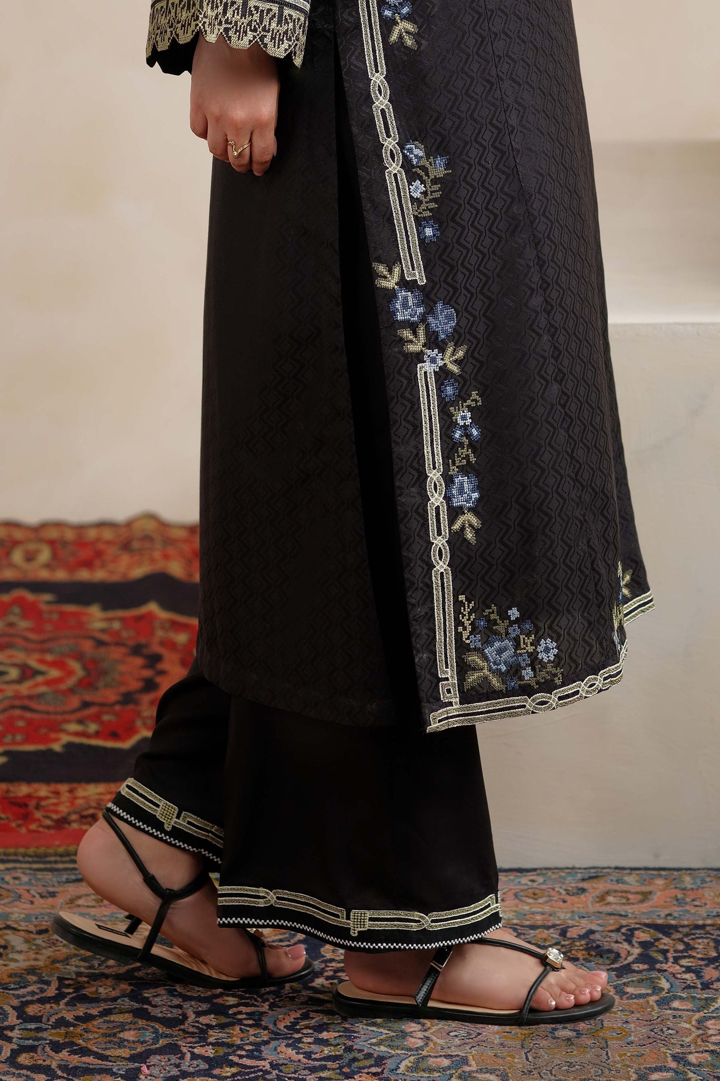 JACQUARD | EMBROIDERED