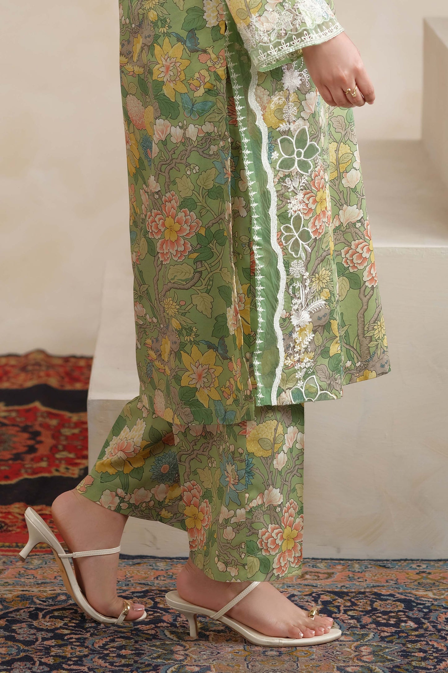 LAWN | EMBROIDERED