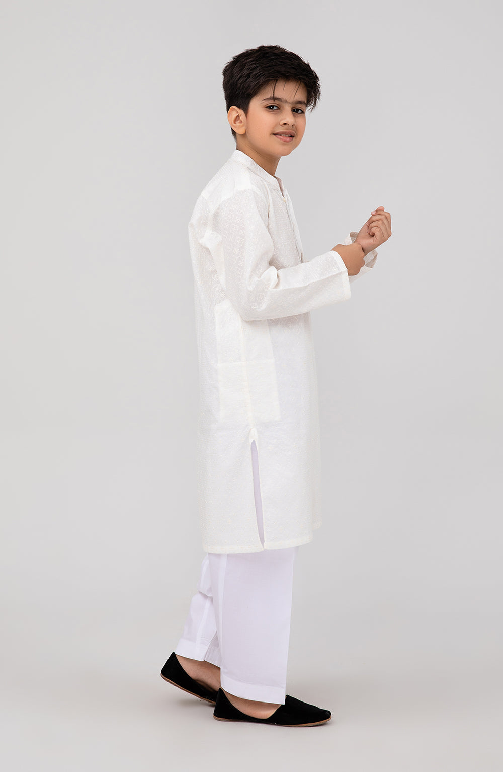 Boys Embroidered Kurta