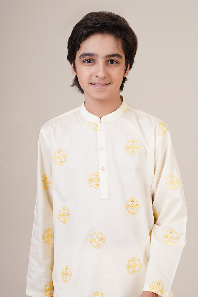 Embroidered Kurta - SBK812225 - Shop Now at Leisure Club