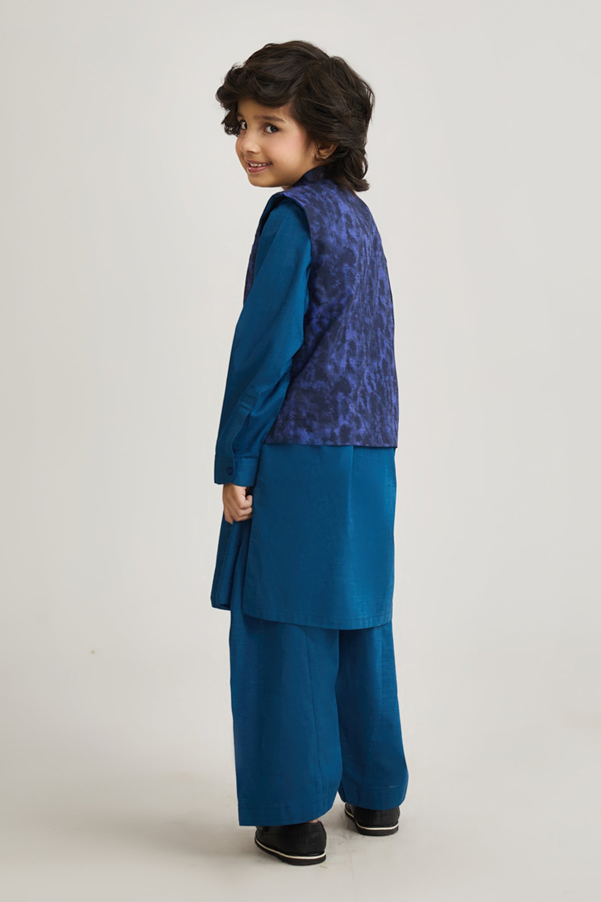 Embroidered Waistcoat 3 Piece Suit - SIS827225 - Shop Now at Leisure Club