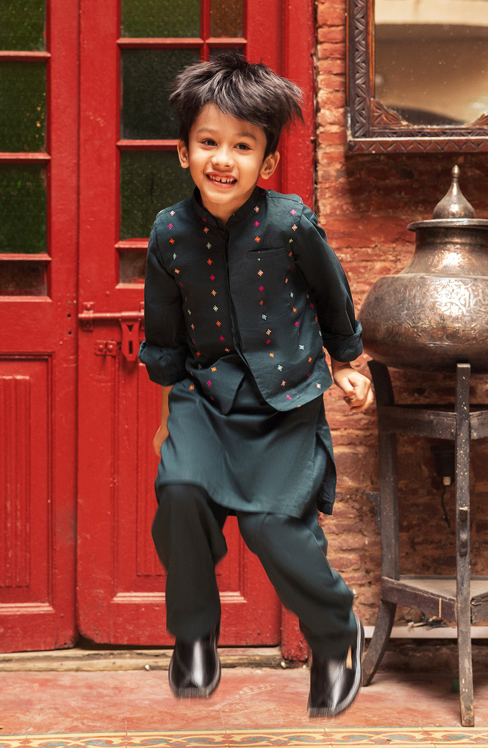 Embroidered Waistcoat 3 Piece Suit - SIS828225 - Shop Now at Leisure Club