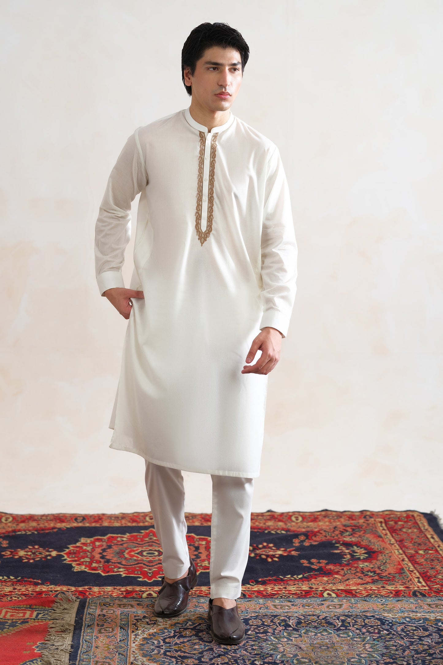 Paisly Embroidered Kurta - SMK103126