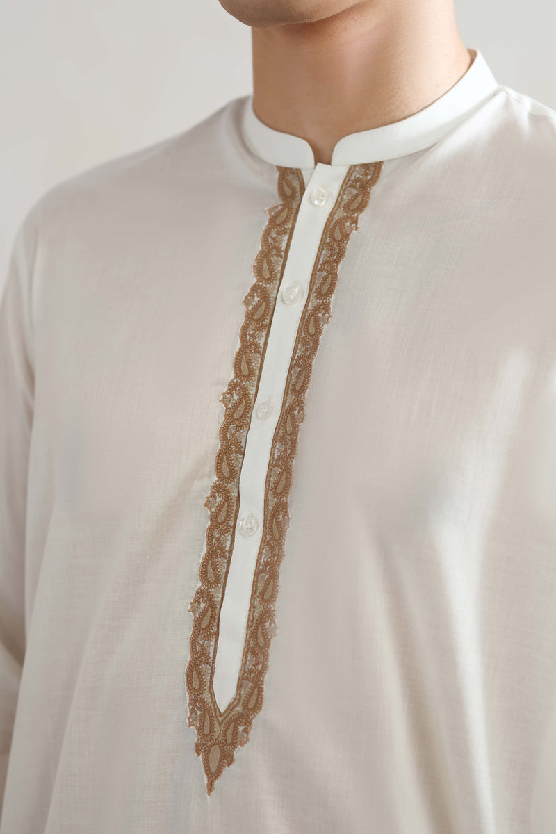 Paisly Embroidered Kurta - SMK103126