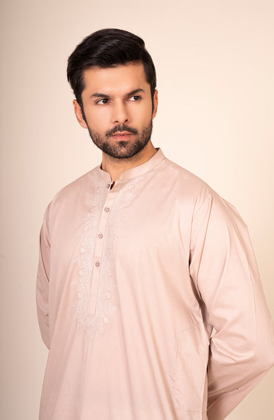 Embroidered Kurta - SMK304425 - Shop Now at Shahnameh