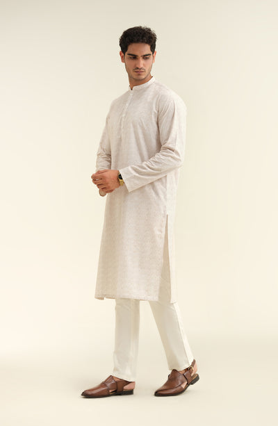 Men's s Embroidered Kurta - Shop Now at Shahnameh