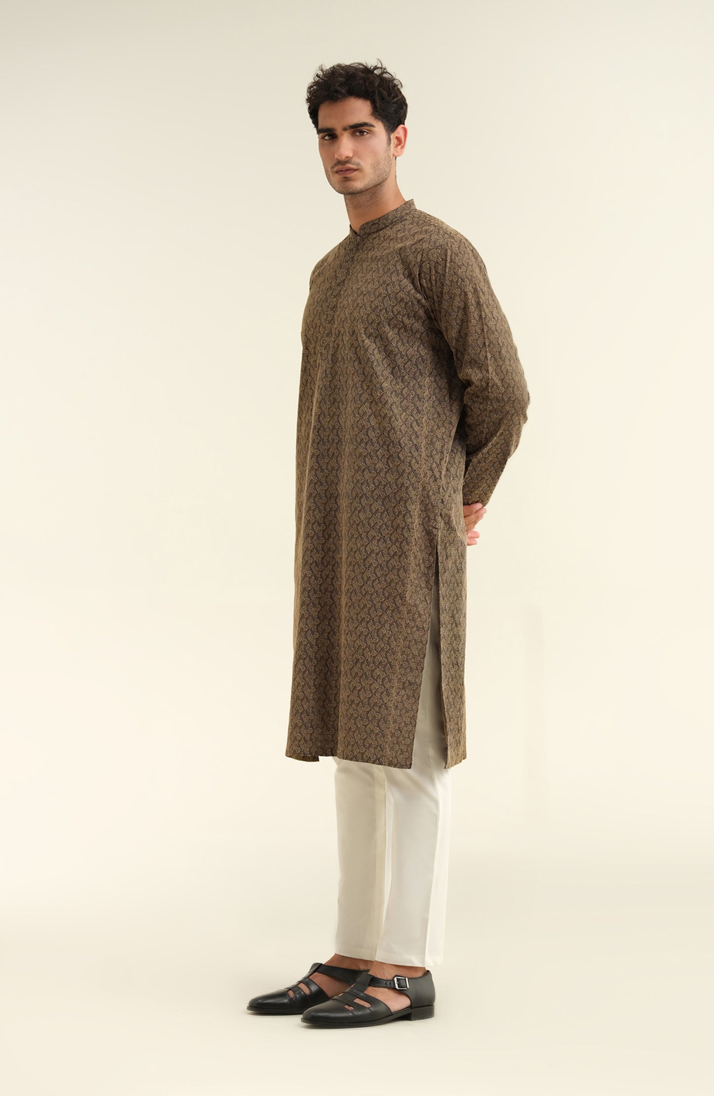 Men's Embroidered Kurta - Shop Now at Shahnameh