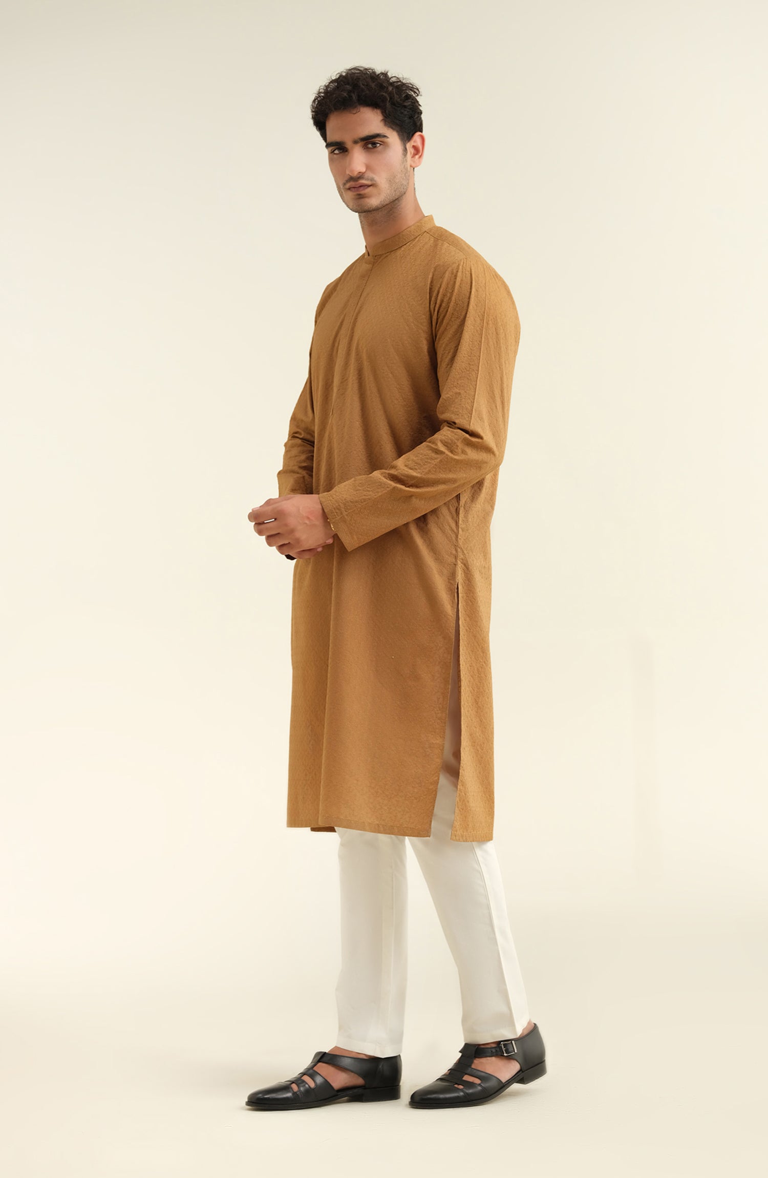 Men's Embroidered Kurta - Shop Now at Shahnameh