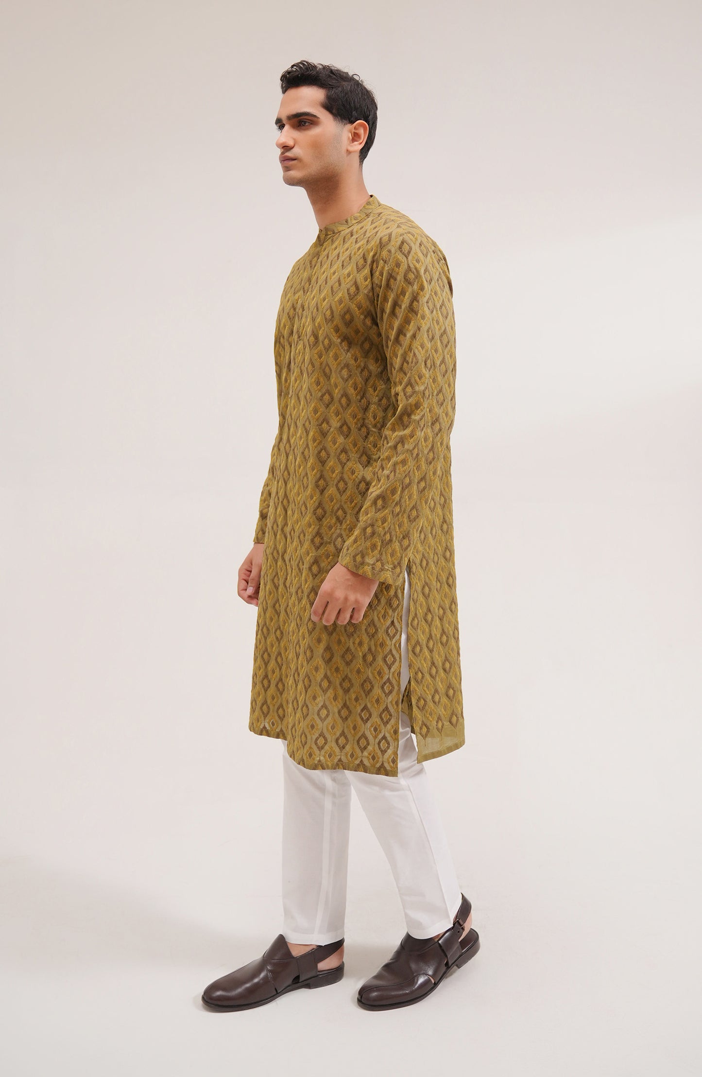 Men's Lawn Embroidered Kurta - SMK702125 - Shop Now at Shahnameh