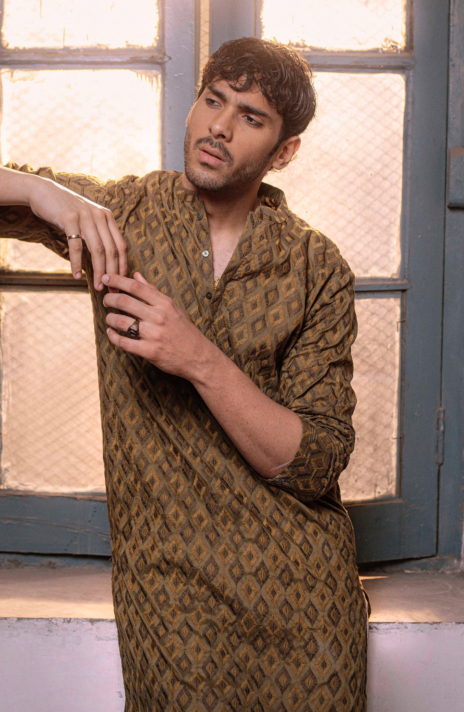 Men's Lawn Embroidered Kurta - Shop Now at Shahnameh