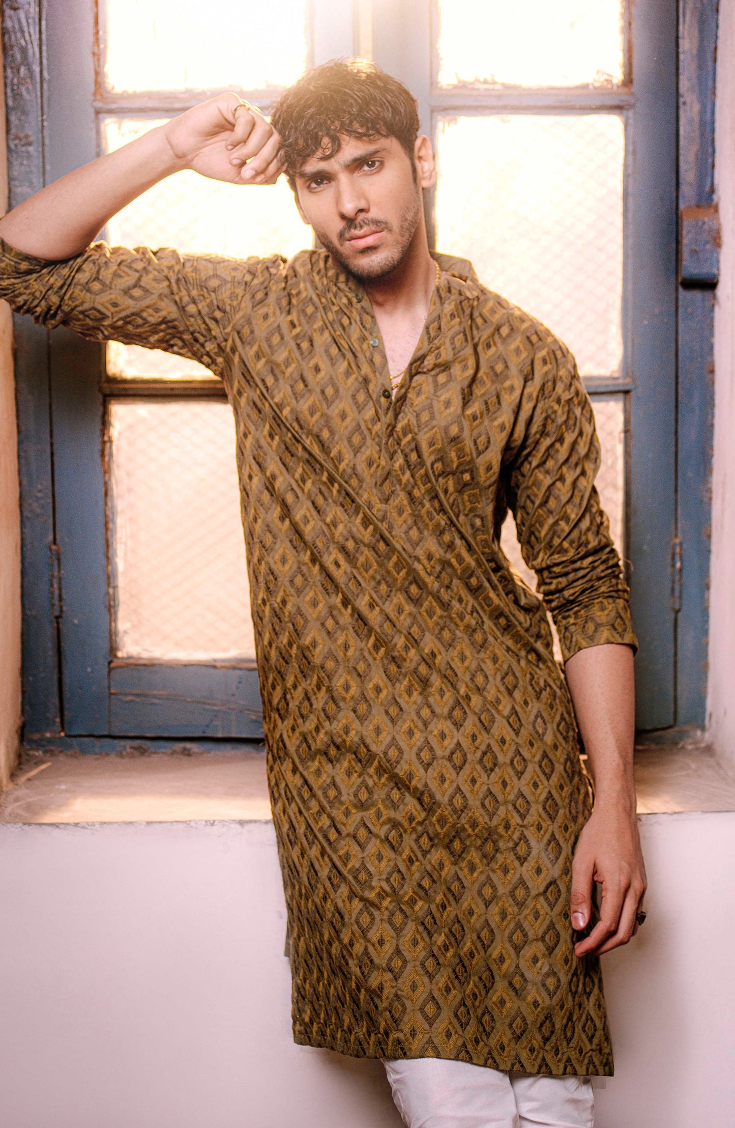 Men's Lawn Embroidered Kurta - Shop Now at Shahnameh