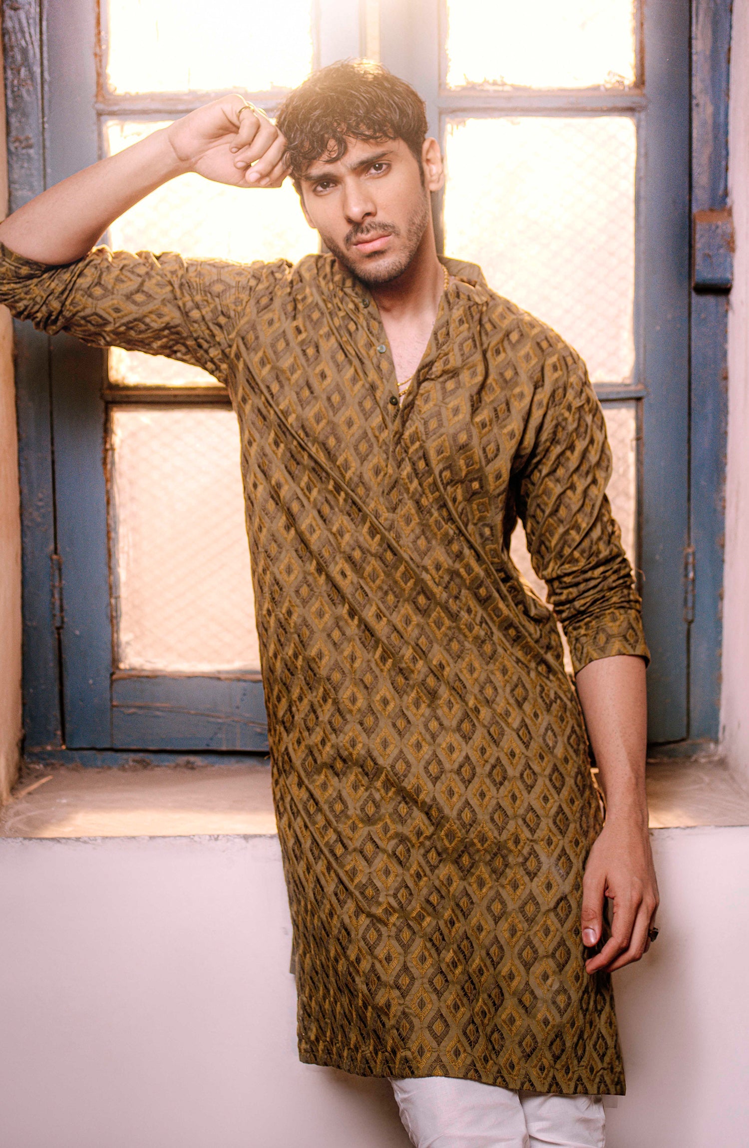 Men's Lawn Embroidered Kurta - Shop Now at Shahnameh