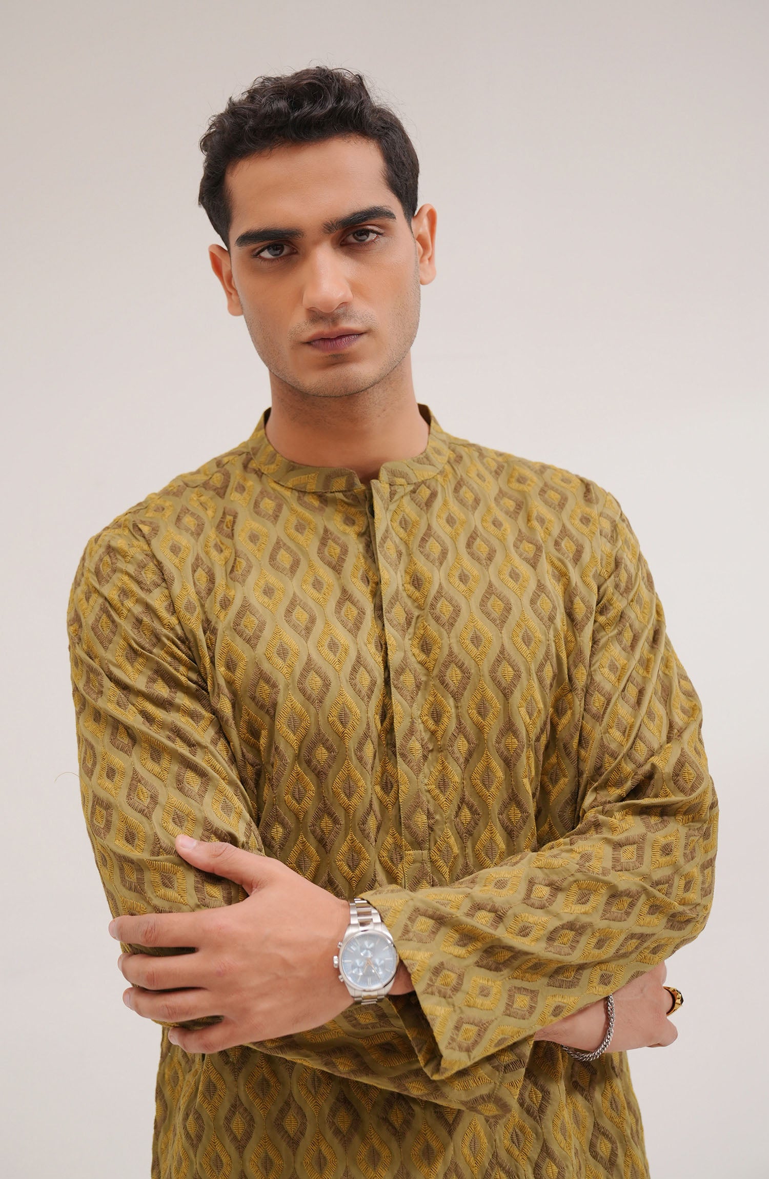 Men's Lawn Embroidered Kurta - SMK702125 - Shop Now at Shahnameh