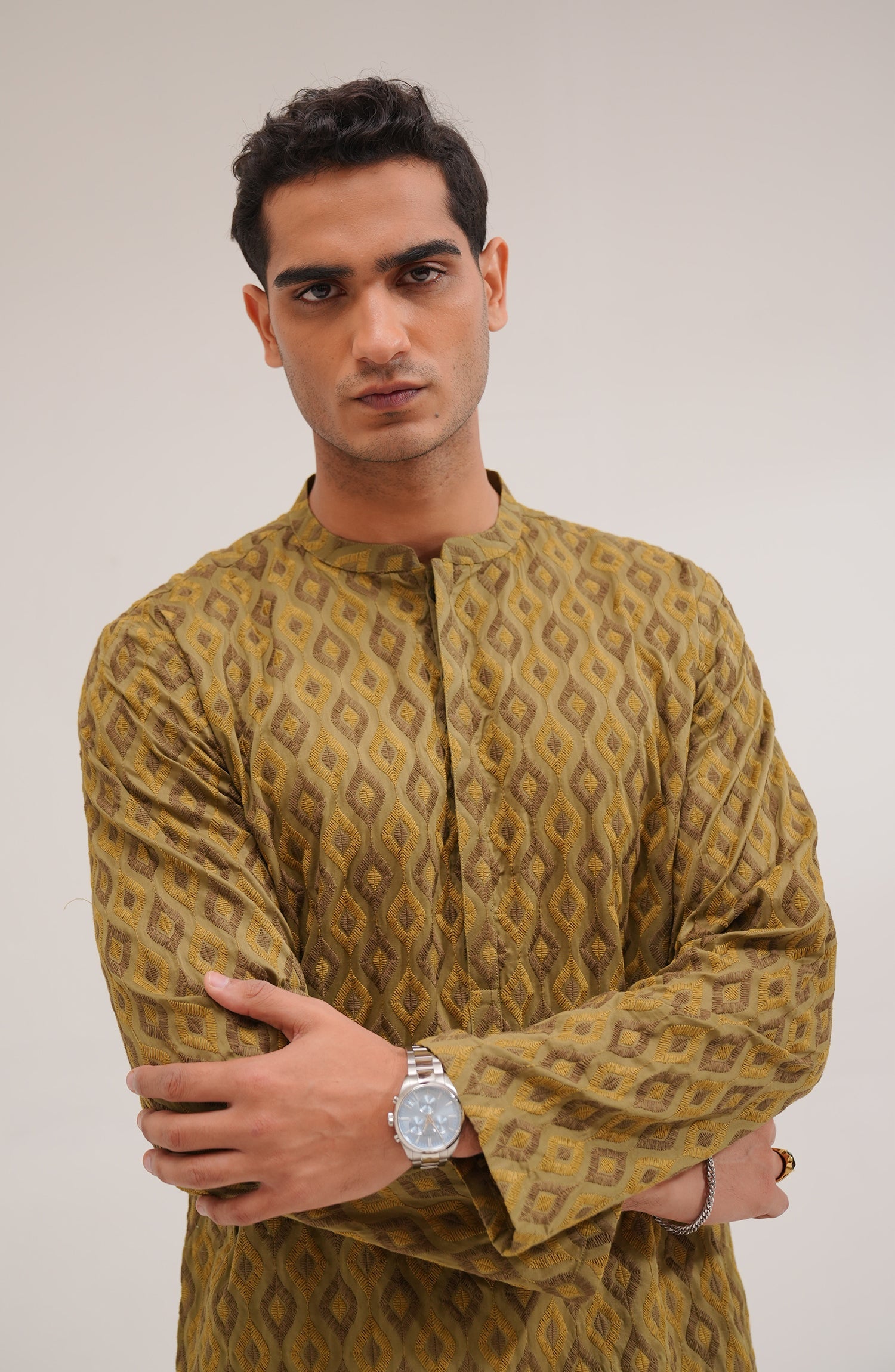 Men's Lawn Embroidered Kurta - Shop Now at Shahnameh