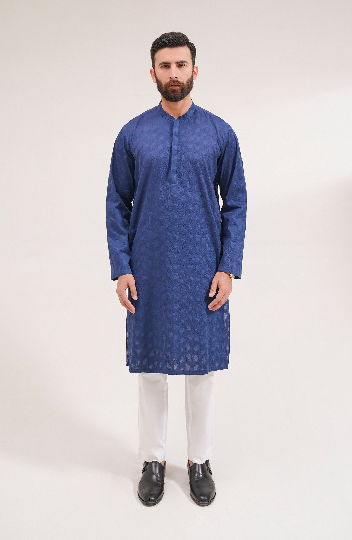 Men's Embroidered Kurta - Shop Now at Shahnameh