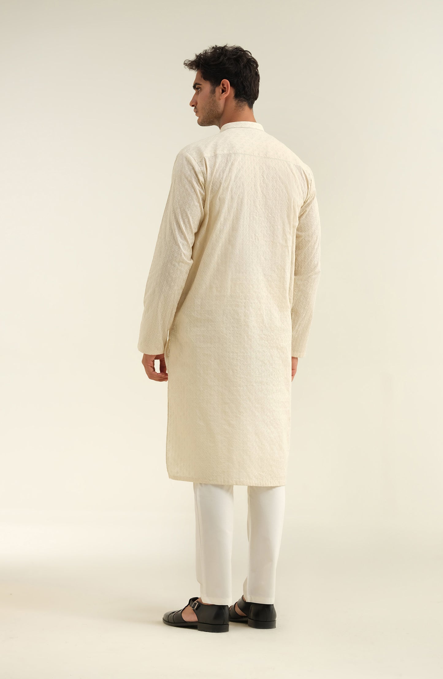 Men's Embroidered Kurta - Shop Now at Shahnameh