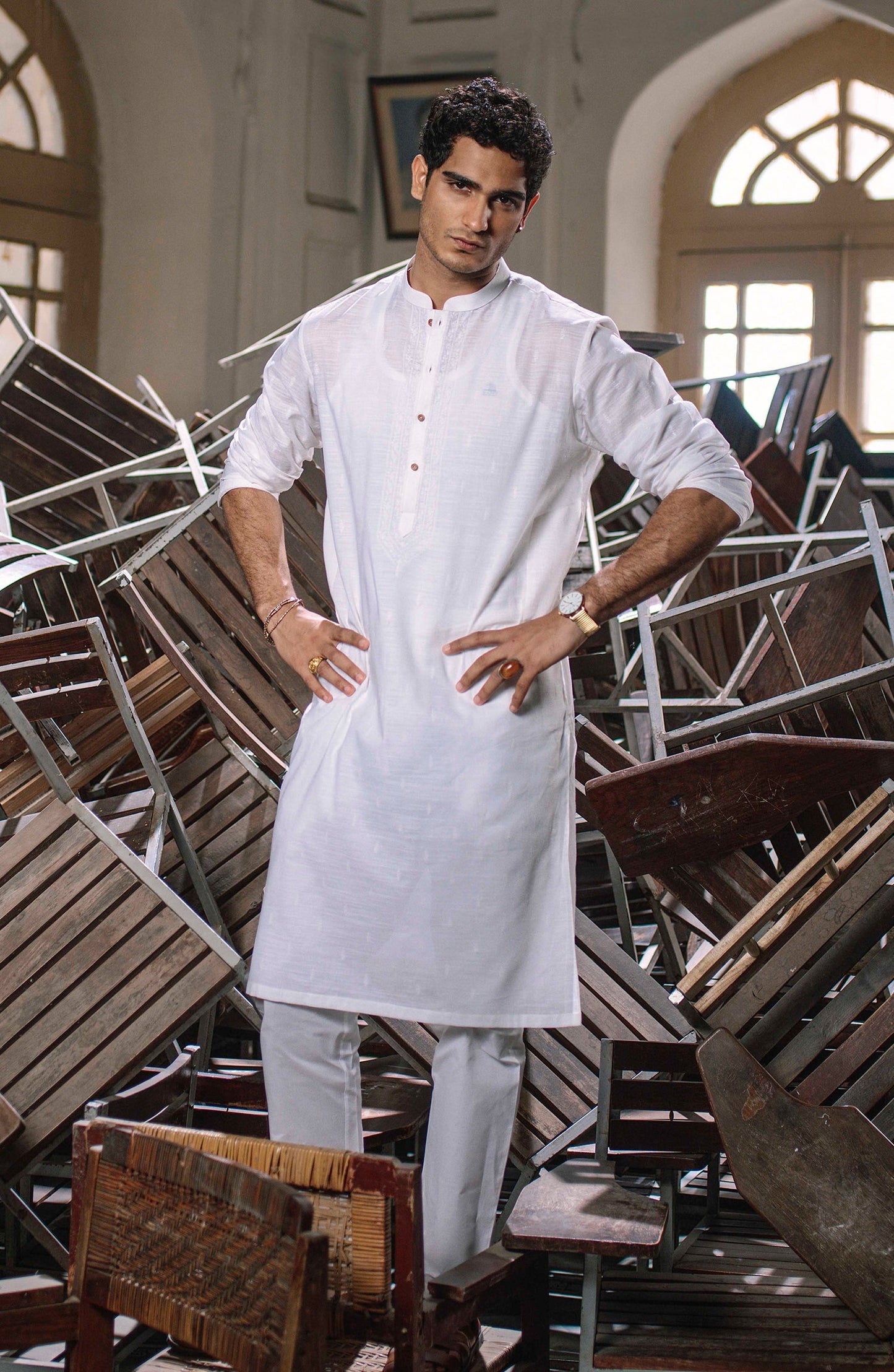 Men's Embroidered Kurta